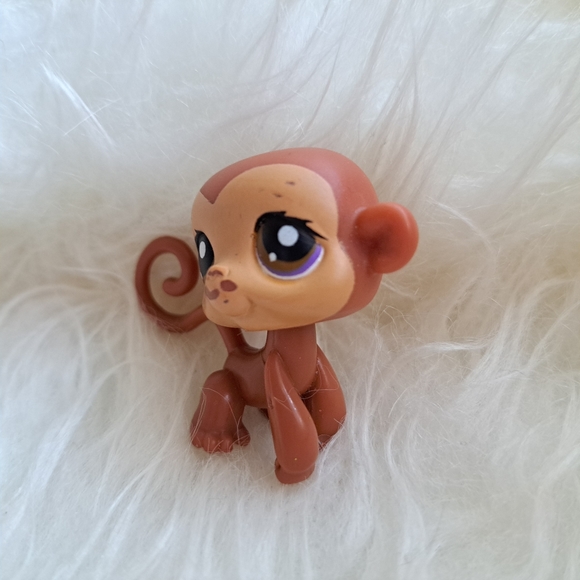 Littlest Pet Shop | Brown cute monkey *paint chipped* - Picture 2 of 11